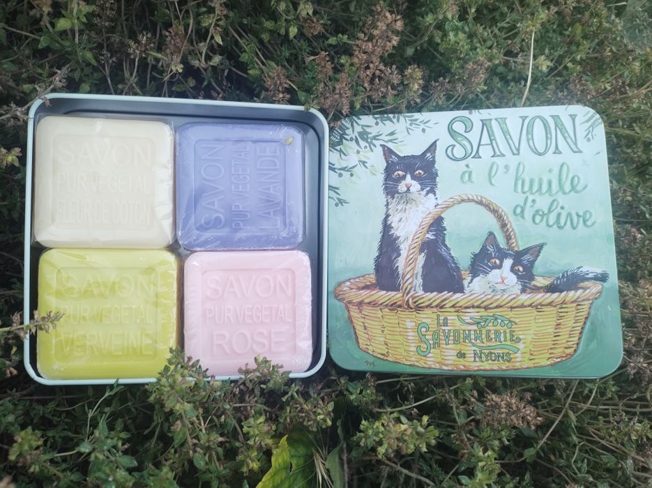 Cutie metalica Sapun artizanal 4 bucati La savonnerie de Nyon Cadou Pisici