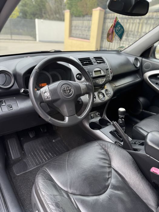 Toyota Rav-4 D-CAT 2008 220.000 km 2.2 diesel 4x4 stare foarte buna