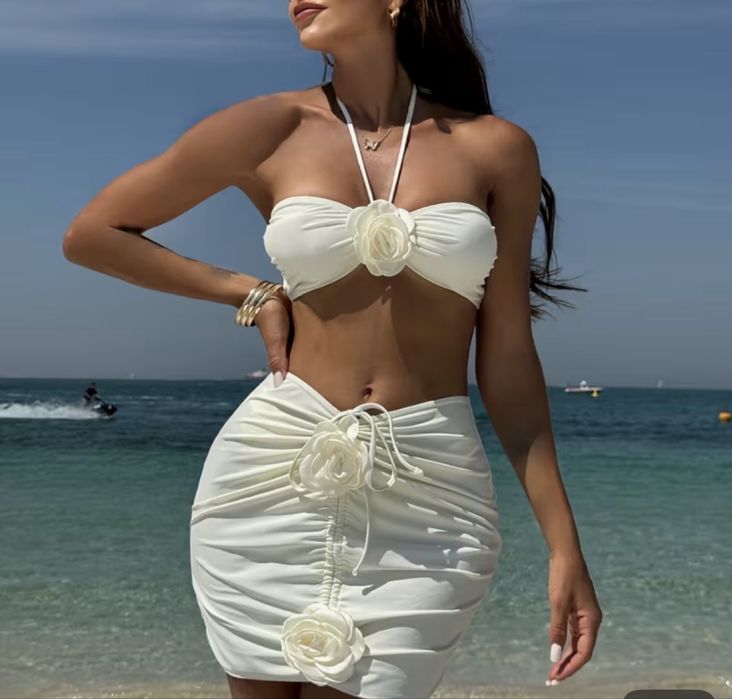 Дамски бански в кремав цвят