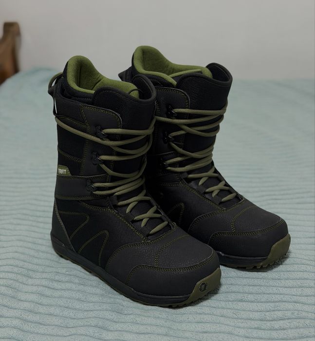 Продам новый сноуборд в полном комплекте