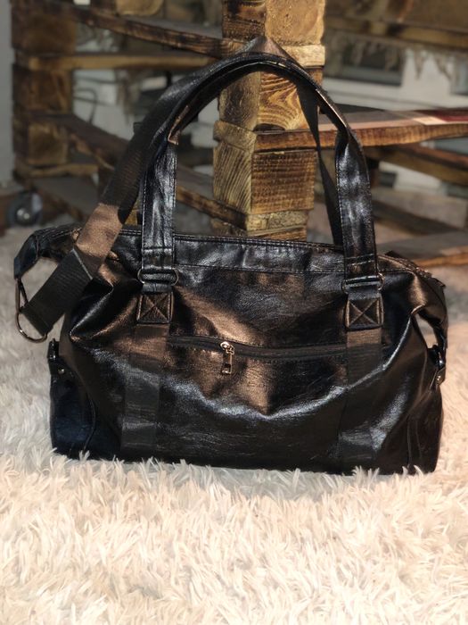 Дорожная спортивная сумка