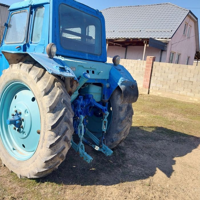 Трактор МТЗ 80 в хорошем состояние