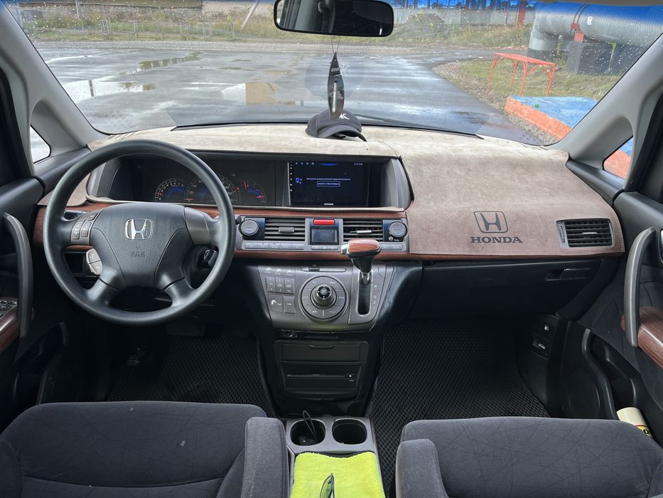 Автомобиль минивен хонда