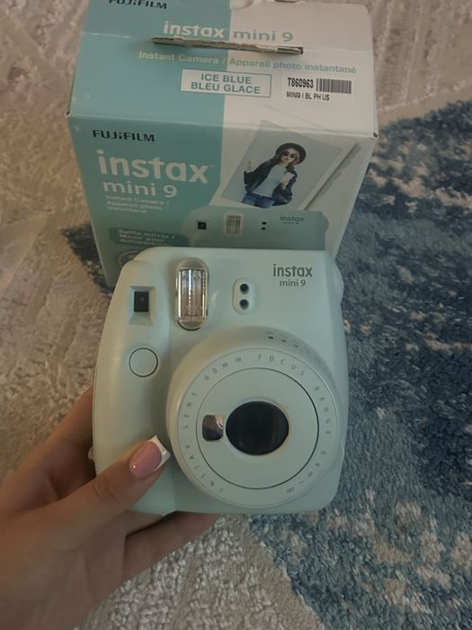 Инстакс 9 бонусом отдам линзы рамочки