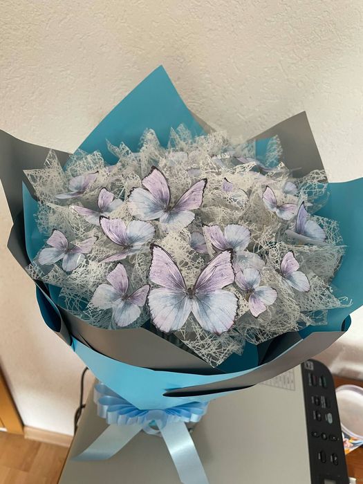 Светещи букети от пеперуди