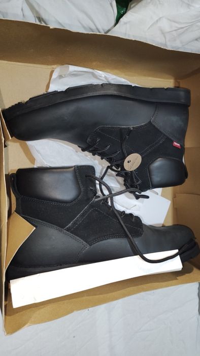 Леки и много удобни мъжки боти от естествена кожа LEVIS №44