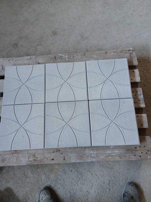 Производство на бетонови тротоарни плочки и градински бордюри и други