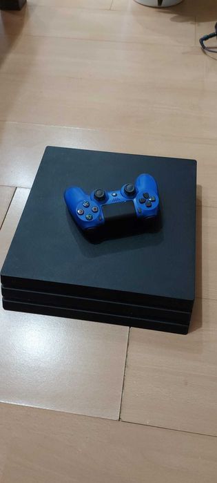 PS4 pro cu doua concole si jocuri