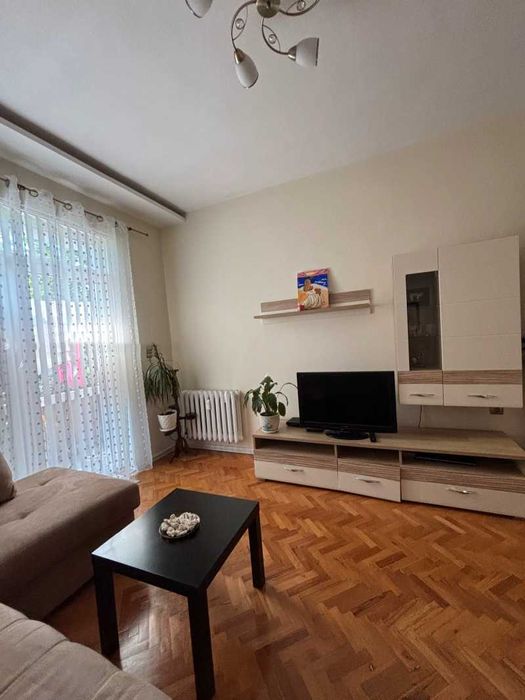 Дава се под наем Двустаен апартамент в София, Гео Милев - 90 кв.м за 765 € - Снимка #1