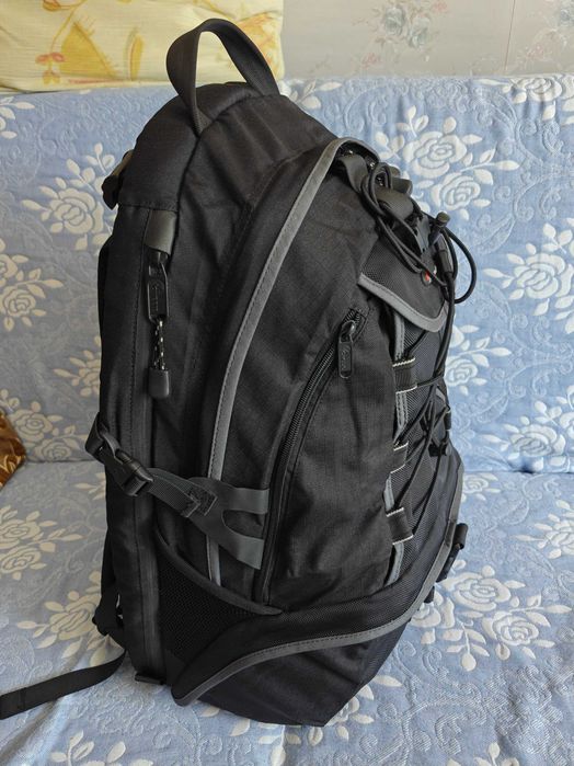 Большой фоторюкзак LowePro Compurower AW