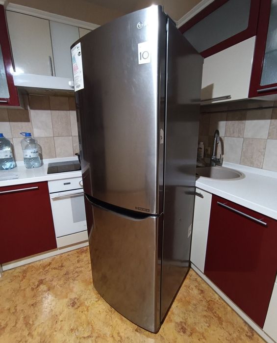 Продам холодильник LG