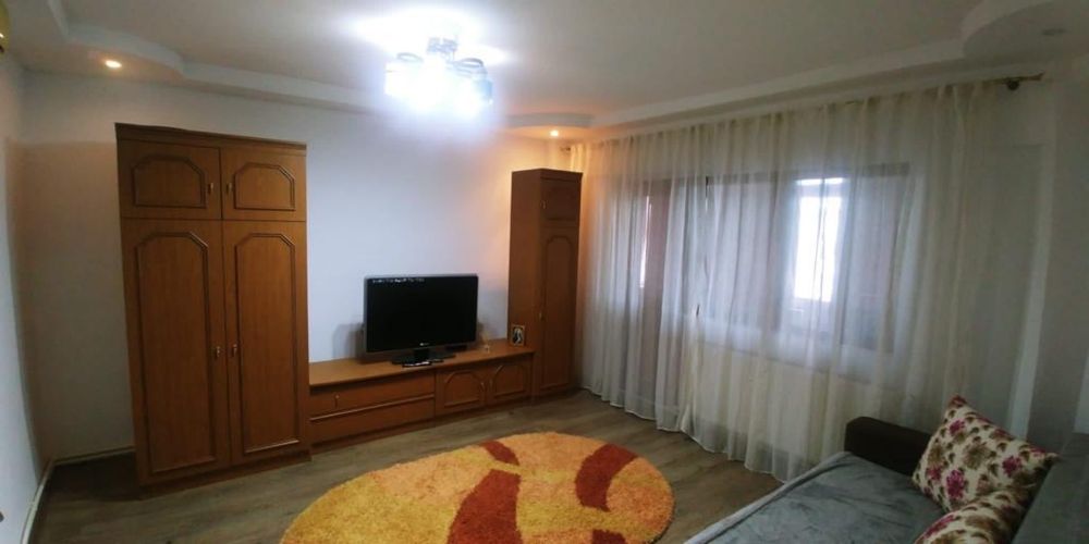Apartament 2 Camere Central - Recent Renovat + Loc de Parcare inclus si Centrala Proprie