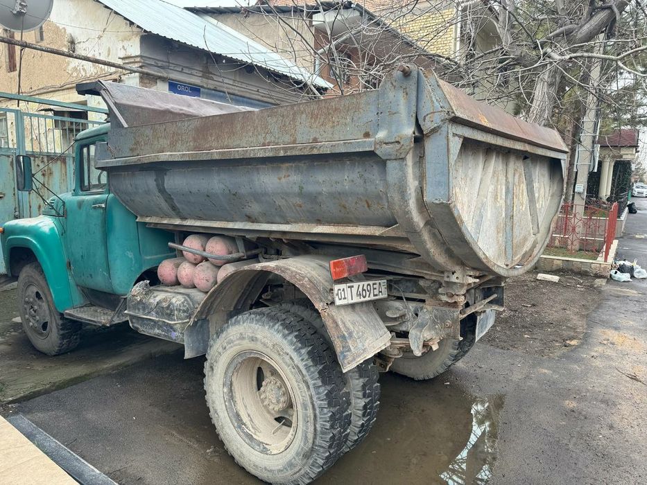 Зил самосвал сотилади