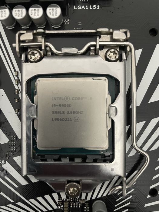 Vand/Schimb Kit Procesor Intel I9 9900k