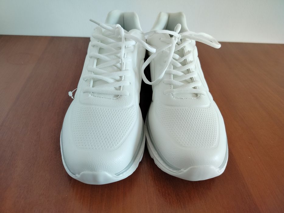 Продажа кроссовок бренда KangaROOS ,