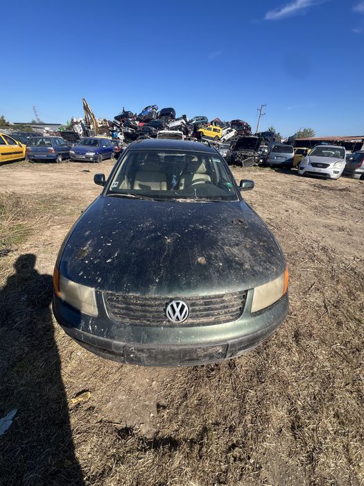 Пасат 4 на части