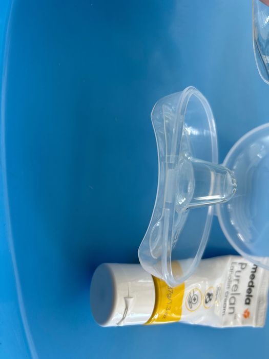 Нови Силиконови протектори Авент за кърмене размер М.