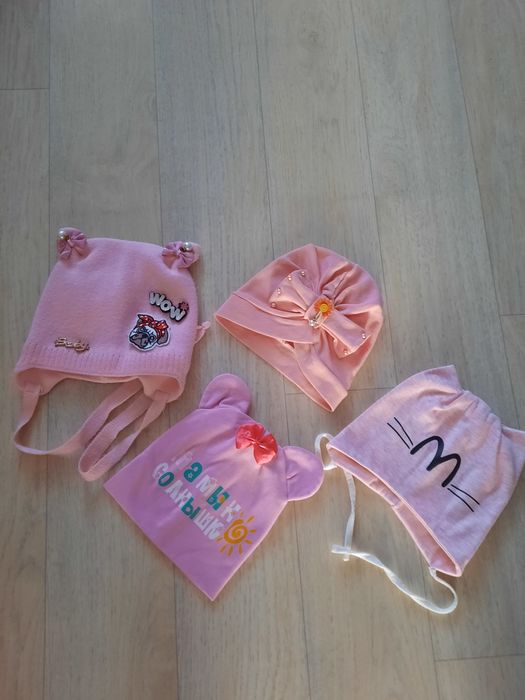 Продам шапочки на девочку