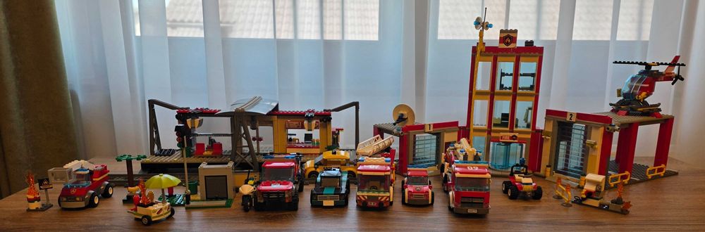 Vând avantajos lot Lego City seria Jungle 60161, 60157, 60156 și lot Lego City seria Pompieri și Gara 60050-60088-60107-60110-60212-60319