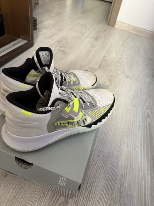 Papuci de baschet marimea 42,5