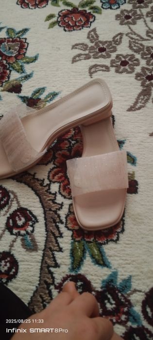 Ayollar va qizlar uchun yozgi oyoq kiyim