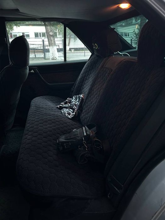 Mercedes Benz E230