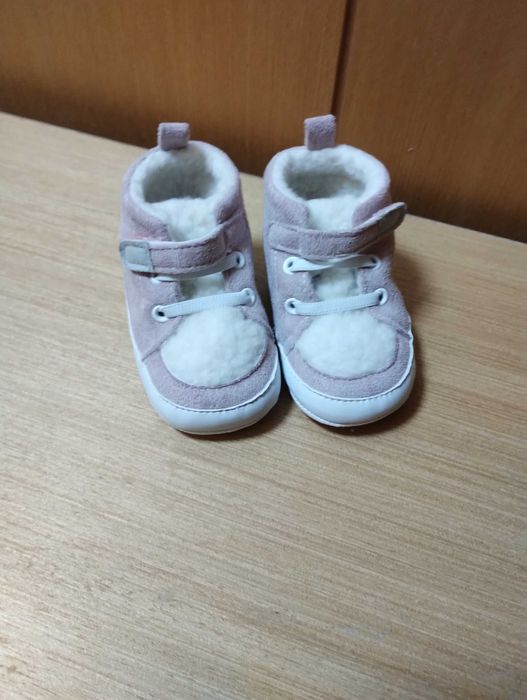 Бебешки обувки за момиче