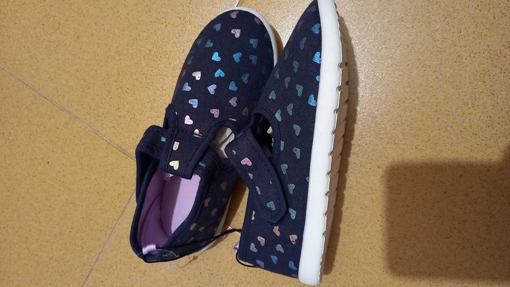 Гуменки за момиче