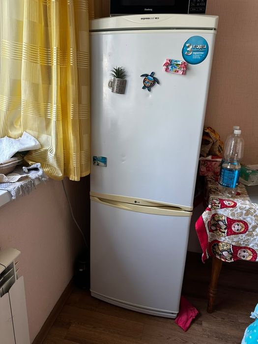 Продам холодильник LG