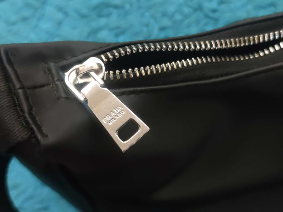 Geanta/Poseta Prada Re-Edition Black