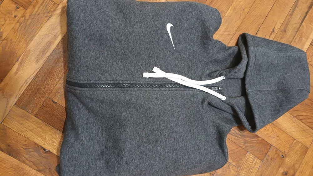 Суитчър на Nike /L размер
