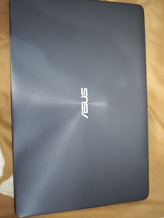 Asus vivobook 17