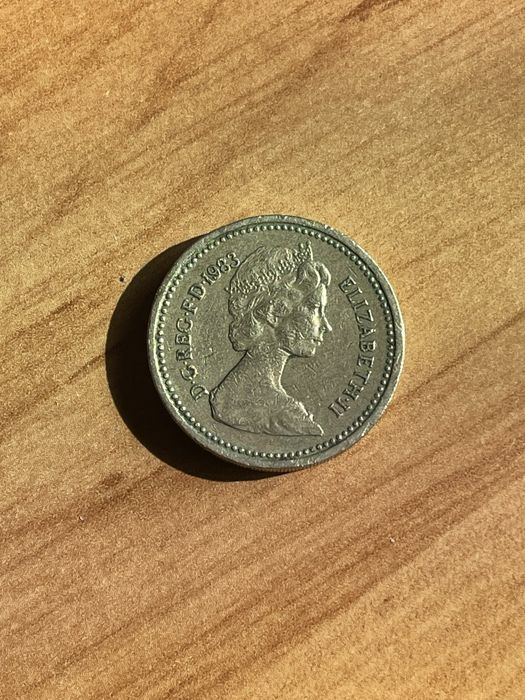 Monedă Rară 1 Pound (Liră Sterlină) - 1983, Prima Ediție