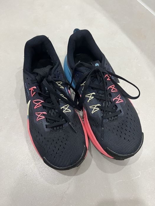 Кроссовки найк за 4500