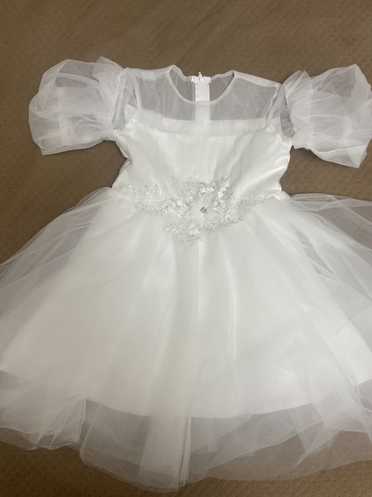 Белое платье для девочек 4-5 лет