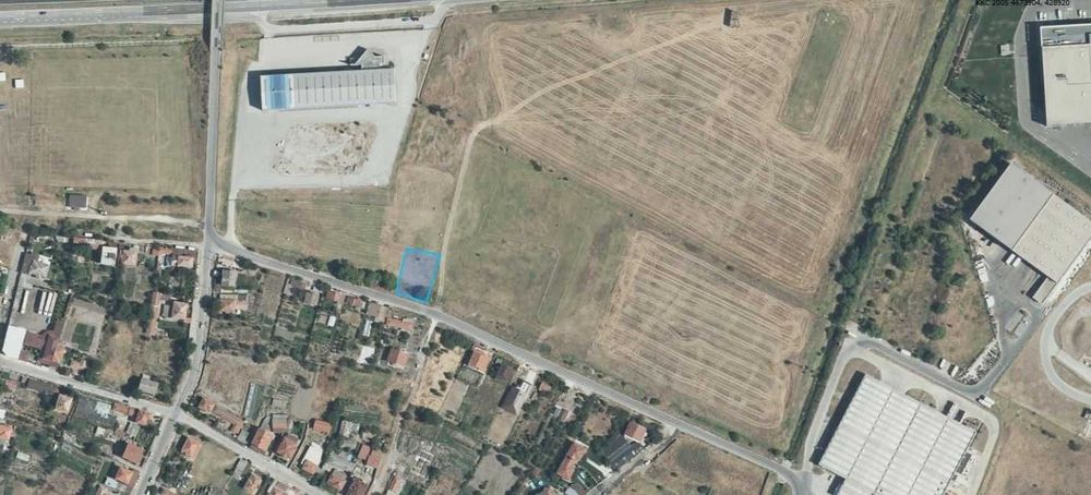 Парцел в индустриална зона север село Радиново на асфлатов път