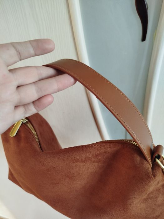 Сумочку новую продам
