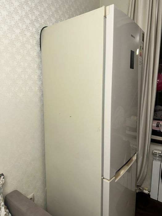 холодильник  Samsung в отличном состоянии