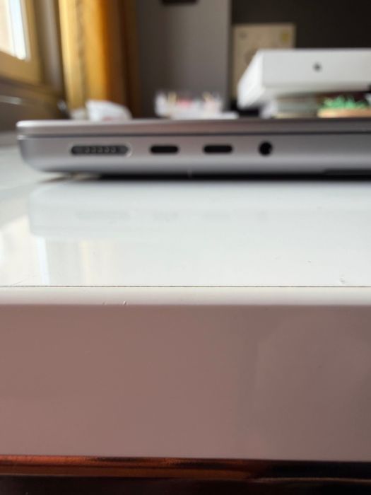 Apple MacBook Pro 14" M1 16GB RAM 512GB SSD