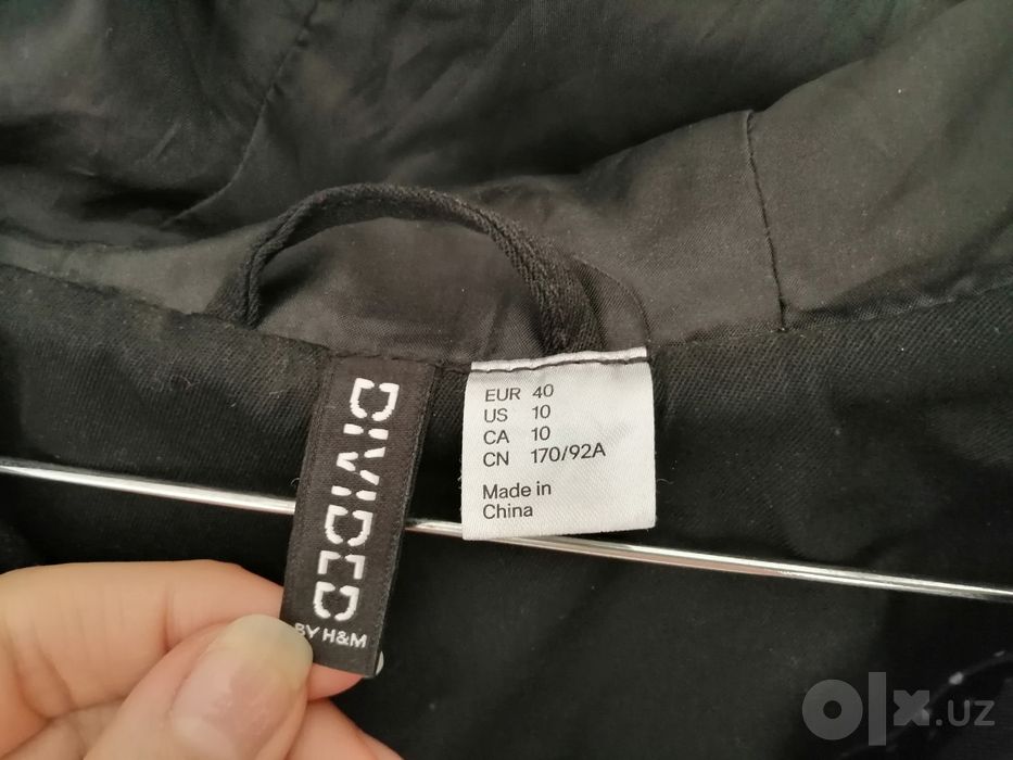 Продается чёрный фирменный плащ H&M