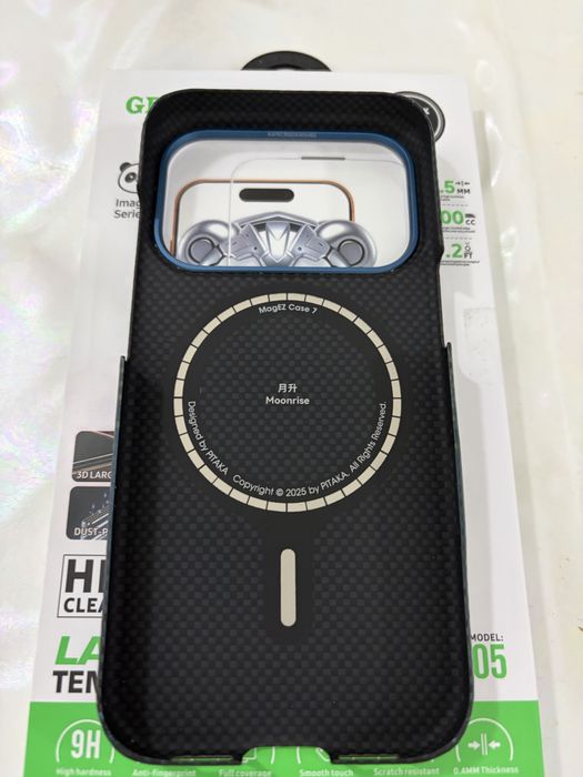 Продам чехол от iphone 17pro pitaka