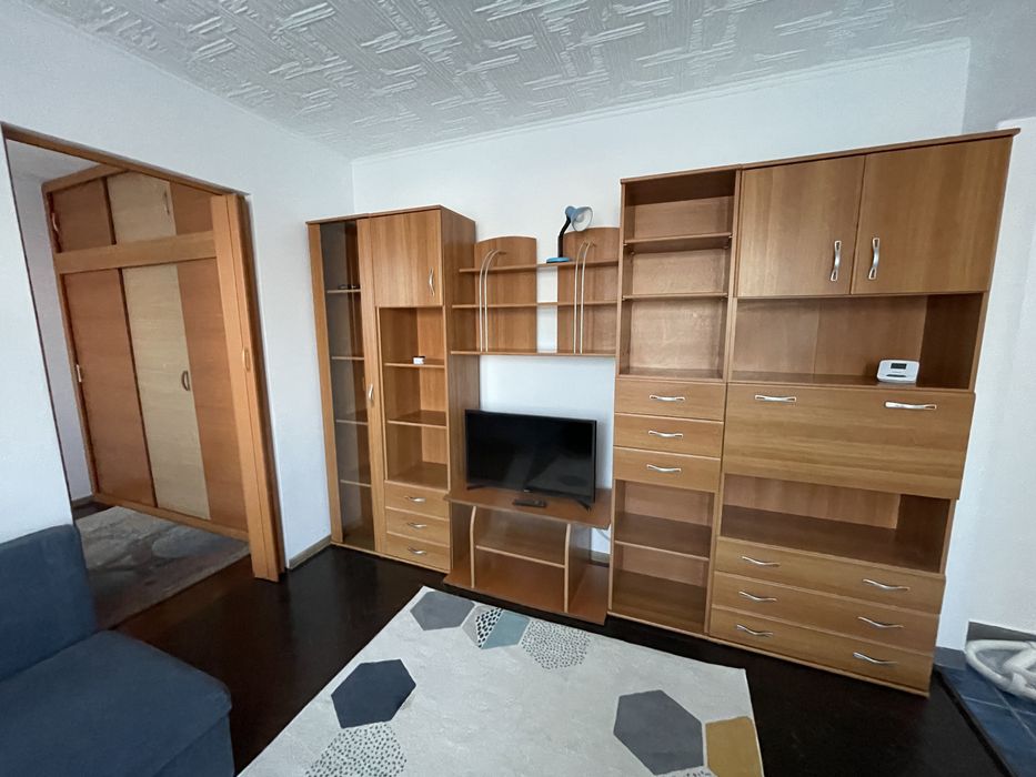 Inchiriez apartament 3 camere