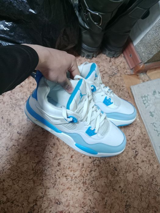 Кроссовки Jordan 4 новый
