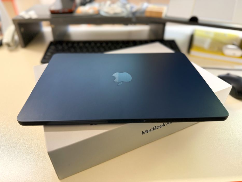 Macbook Air 13" M2 2022 Midnight