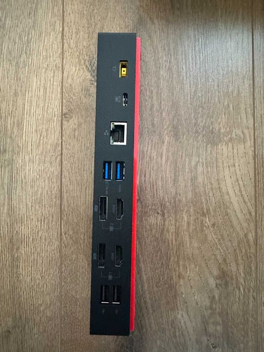Lenovo ThinkPad Hybrid USB-C към USB-A докинг станция