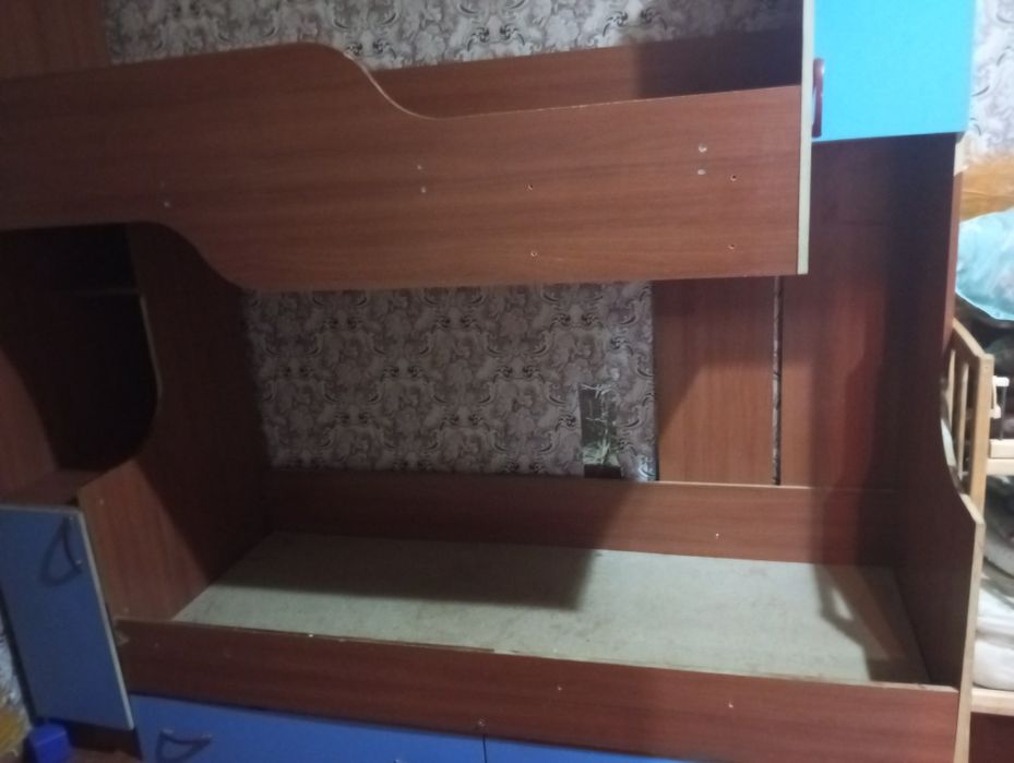 Кровать двухъярусная