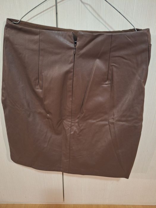 Нови Дамски кожени поли