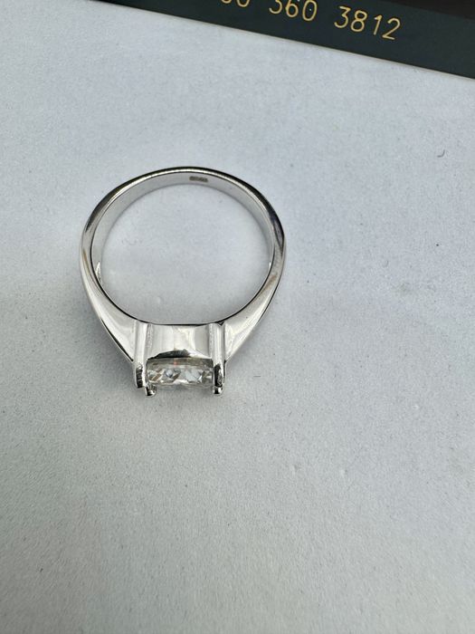 Сребърен пръстен с мойсанит (Диамант) 2 карата