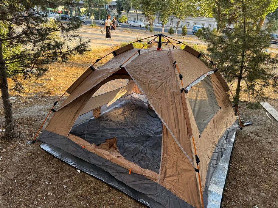 Палатка туристическая для кемпинга и отдыха . бесплатная доставка