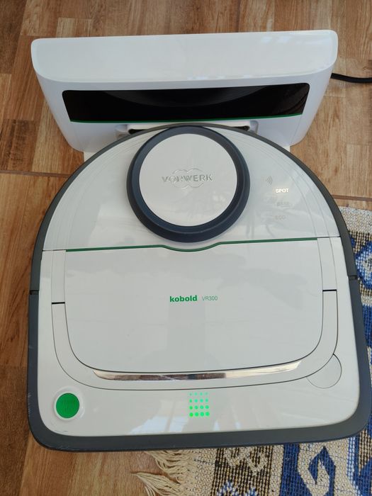 Robot aspirator Vorwerk Kobold VR300